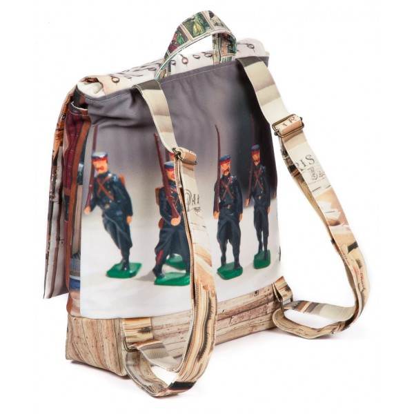 Sac-a-dos-Brocante-Bric-a-brac-Maron-Bouillie-Petits-soldats-clefs-4 Sac-a-dos-Brocante-Bric-a-brac-Maron-Bouillie-Petits-soldats-clefs-4
