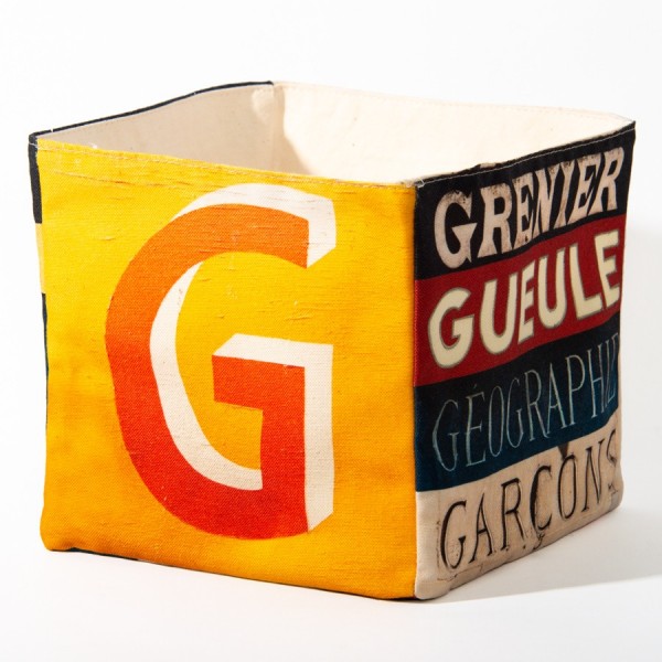Alphabet letter box G - back view big orange G on yellow back - Maron Bouillie Home goods basket made in France Alphabet letter box G - back view big orange G on yellow back - Maron Bouillie Home goods basket made in France