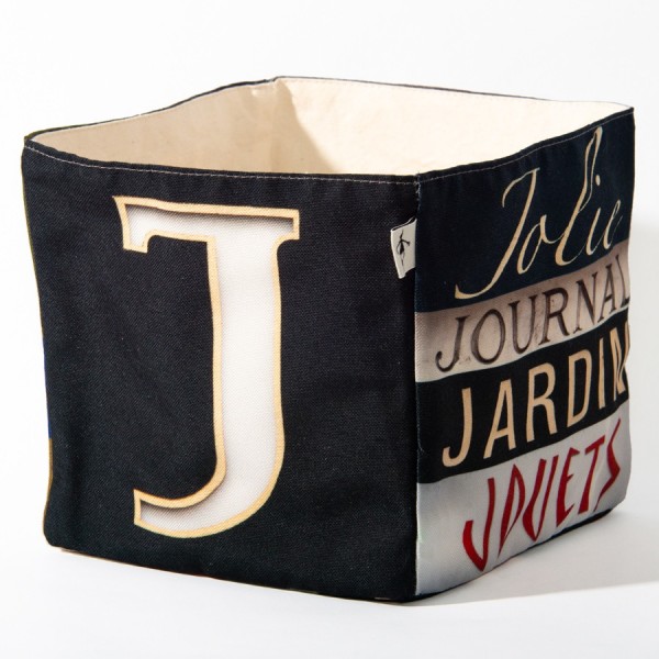 Boite de rangement alphabet lettre J- Vue dos grand J blanc et or sur fond noir - Maron Bouillie made in France Boite de rangement alphabet lettre J- Vue dos grand J blanc et or sur fond noir - Maron Bouillie made in France