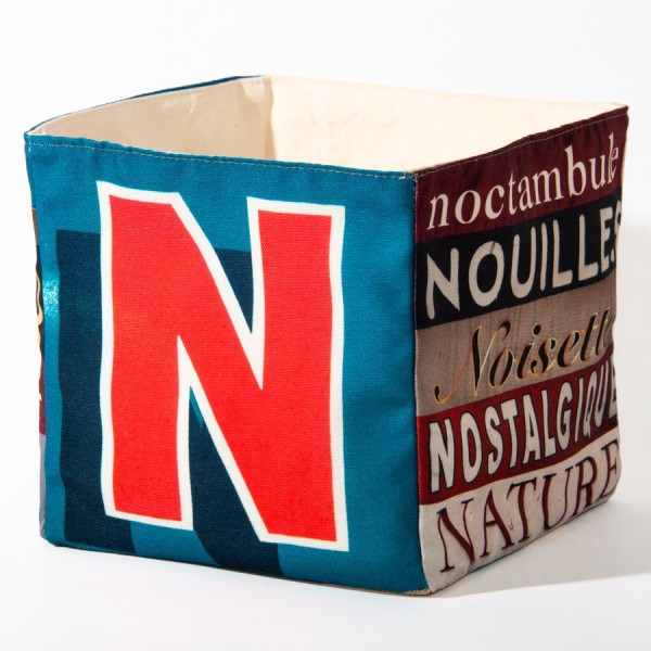 Alphabet letter box N - back view big red N on blue back - Maron Bouillie Home goods basket made in France