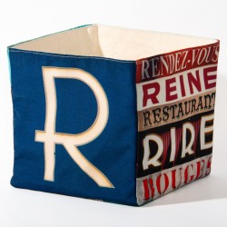 Alphabet letter box R in a child's bedroom filled with small toys - Maron Bouillie made in France 2