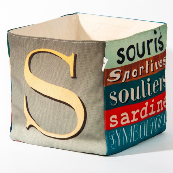 Panier de rangement pour la maison lettre S - Vue dos grand S jaune fond beige - Maron Bouillie made in Franc