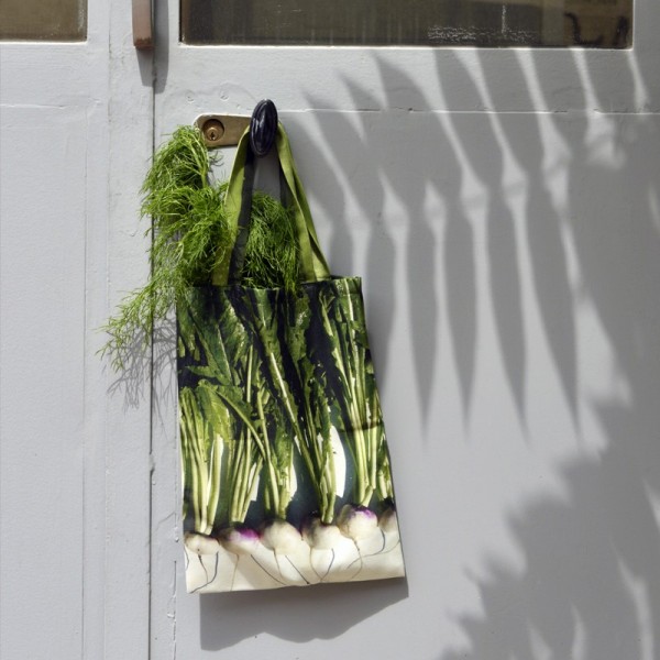 Vegetable shopping bag - Turnip bag hanging on a door with a plant shade - Maron Bouillie made in France Vegetable shopping bag - Turnip bag hanging on a door with a plant shade - Maron Bouillie made in France