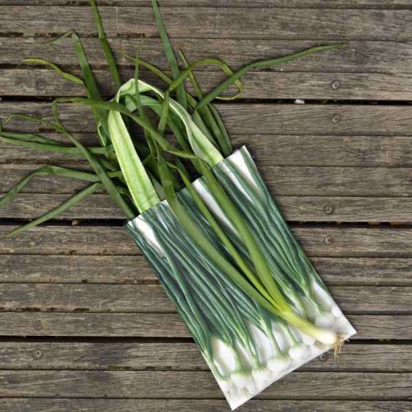 Vegetable shopping bag White onions on a wooden bench - Maron Bouillie reusable bag made in France