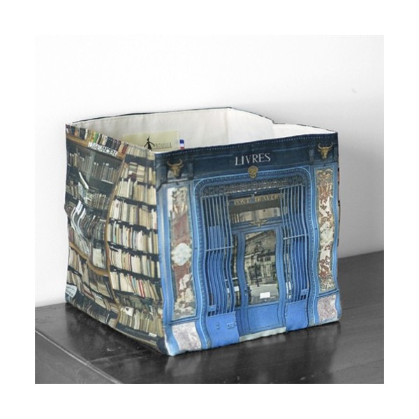 Home goods basket Paris Bookstore Au pont traversé placed on a table - Maron Bouillie made in France