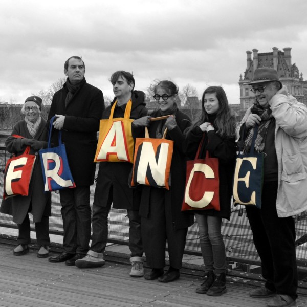 5 people in the street each carrying an initial bag forming the word FRANCE - Maron Bouillie shopping bag made in France