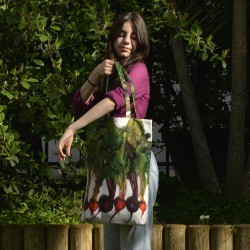 Large Vegetable Shopping Bag Multicolored Beetroots carried by a Young Girl -  Maron Bouillie market tote 2