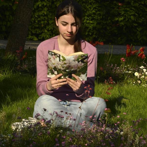 Apple blossoms floral book cover - Maron Bouillie made in France