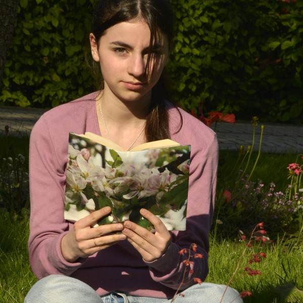 Apple blossoms floral book cover - Maron Bouillie made in France