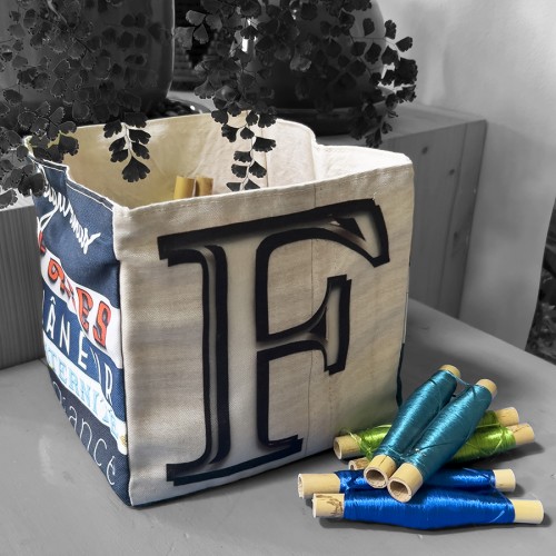 Panier de rangement lettre F rempli de fils de couture  - Maron Bouillie made in France