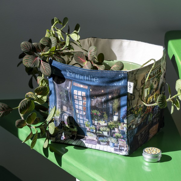 Paris Fleuriste Brindille decorating box for storage in front view. Maron Bouillie made in France