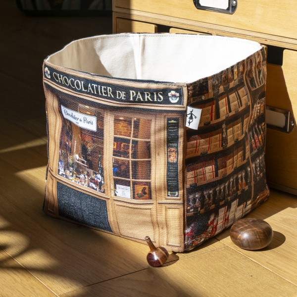 Chocolatier de Paris fabric box placed on a desk - Maron Bouillie