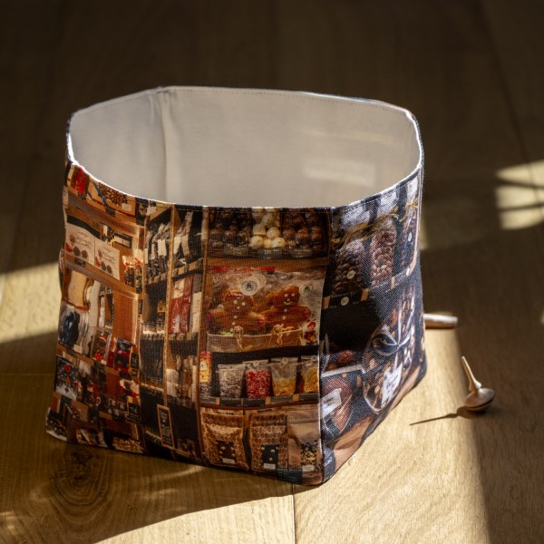 Chocolatier de Paris storage box placed on a desk - souvenir made in France