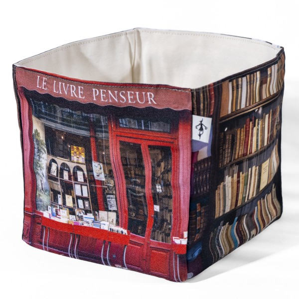 Boite de rangement en tissu imprimée Le livre penseur - photo fond blanc vue trois quart face - Maron Bouillie Boite de rangement en tissu imprimée Le livre penseur - photo fond blanc vue trois quart face - Maron Bouillie