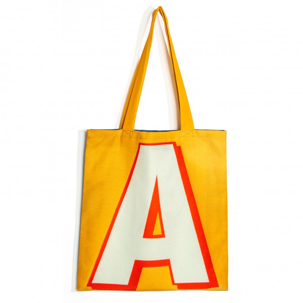 Sac initiale A - vue de dos grand A blanc fond jaune - Sac personnalisé Maron Bouillie made in france Sac initiale A - vue de dos grand A blanc fond jaune - Sac personnalisé Maron Bouillie made in france